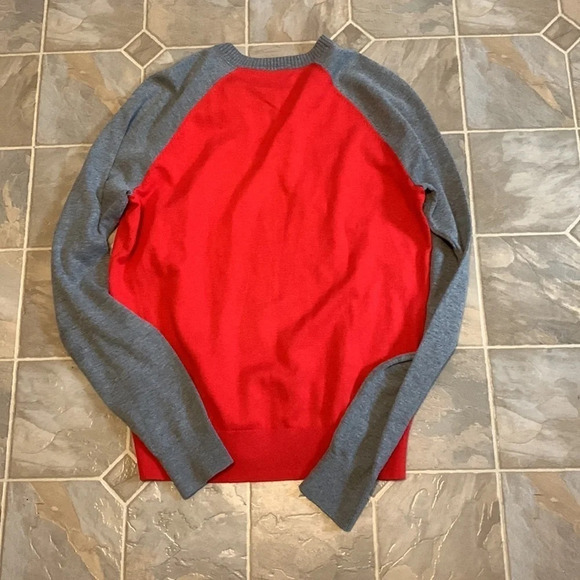 Abercrombie kids v neck sweater - Picture 4 of 4